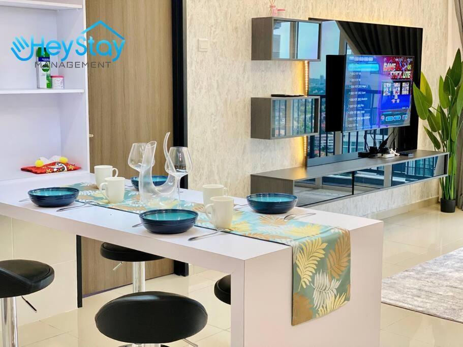 Novo 8 Residence Bachang By Heystay Management Kampong Tambak Eksteriør billede