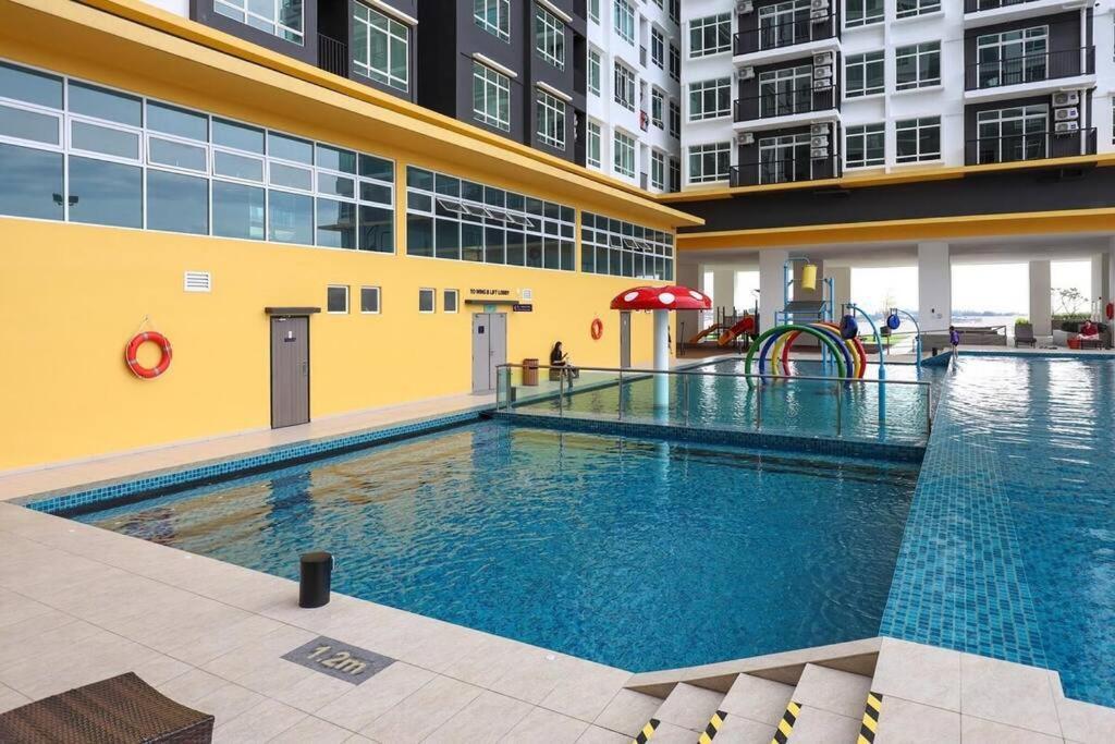 Novo 8 Residence Bachang By Heystay Management Kampong Tambak Eksteriør billede