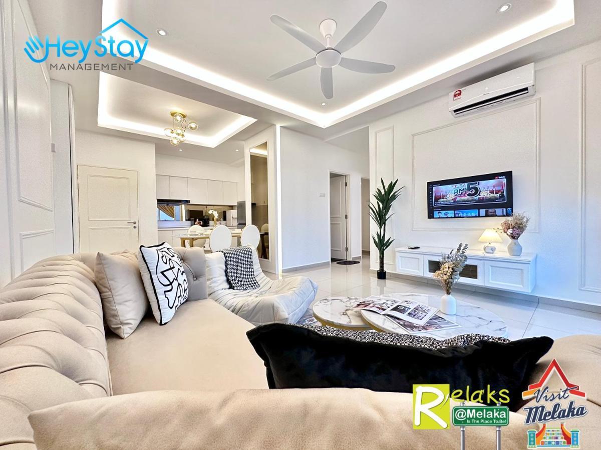 Novo 8 Residence Bachang By Heystay Management Kampong Tambak Eksteriør billede